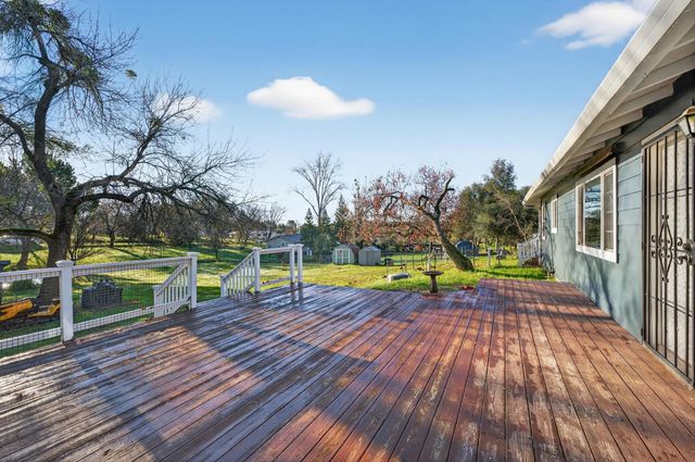 12144 North Ave, Loma Rica, CA 95901