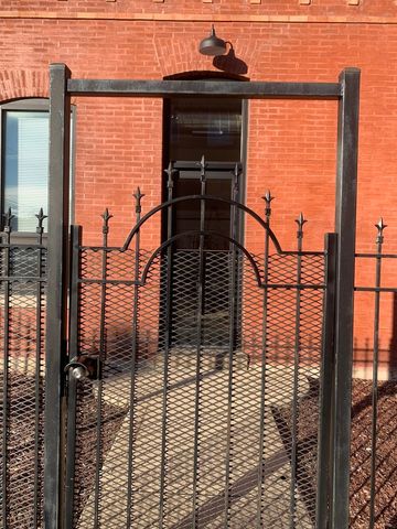 826 S WESTERN Avenue, Chicago, IL 60612