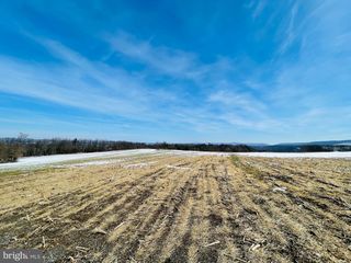 28 S OAK ROAD, Auburn, PA 17922