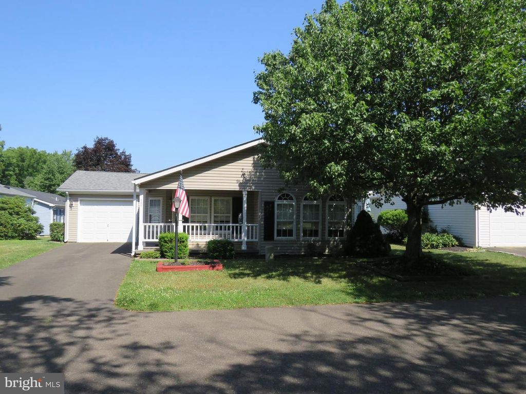 638 SPICEBUSH CT, New Hope, PA 18938