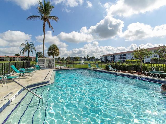 29 High Point CIR E 307, Naples, FL 34103