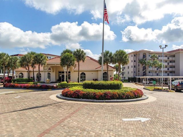 29 High Point CIR E 307, Naples, FL 34103