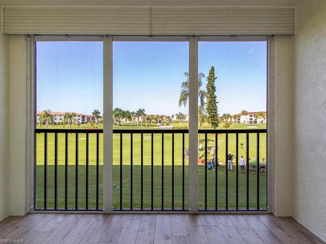 29 High Point CIR E 307, Naples, FL 34103