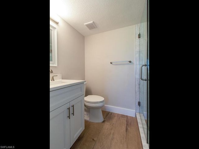 29 High Point CIR E 307, Naples, FL 34103