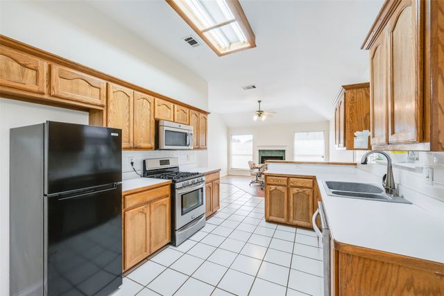 5216 Tartan Circle, Denton, TX 76208