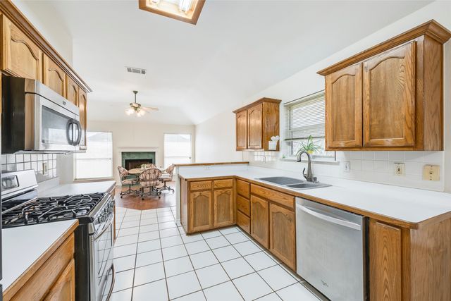 5216 Tartan Circle, Denton, TX 76208