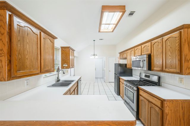 5216 Tartan Circle, Denton, TX 76208