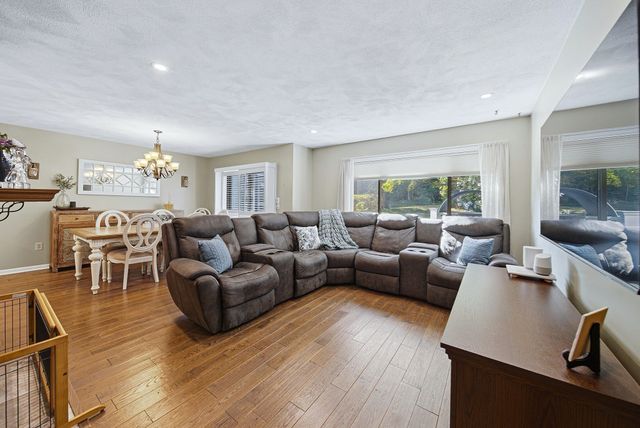 16 Country Club Rd 16, Peabody, MA 01960