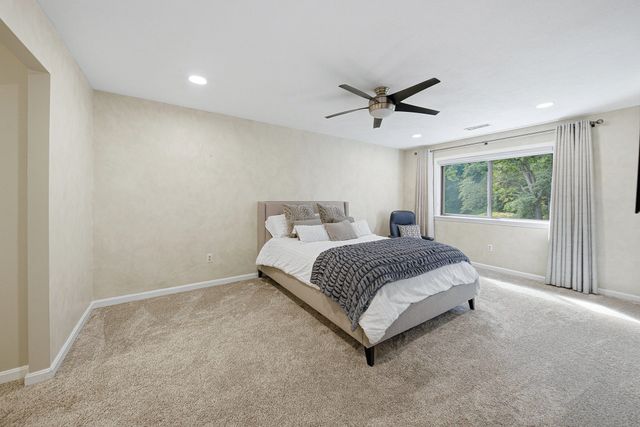 16 Country Club Rd 16, Peabody, MA 01960