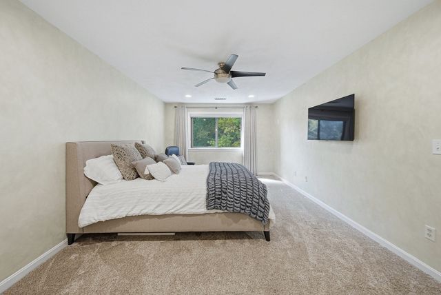 16 Country Club Rd 16, Peabody, MA 01960