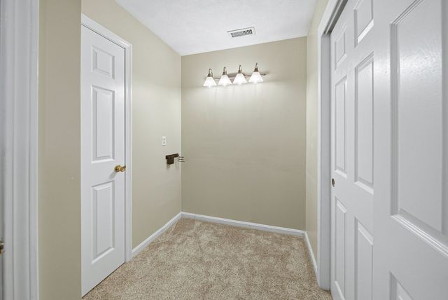 16 Country Club Rd 16, Peabody, MA 01960