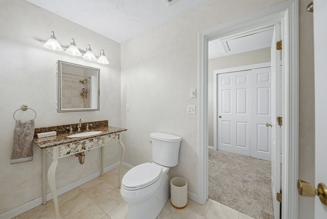 16 Country Club Rd 16, Peabody, MA 01960