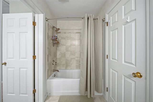 16 Country Club Rd 16, Peabody, MA 01960