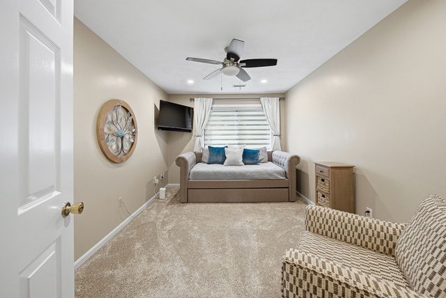 16 Country Club Rd 16, Peabody, MA 01960
