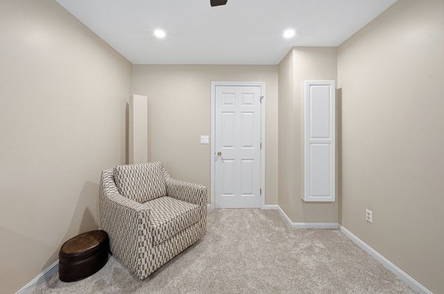 16 Country Club Rd 16, Peabody, MA 01960