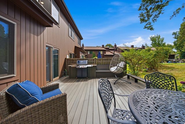 16 Country Club Rd 16, Peabody, MA 01960