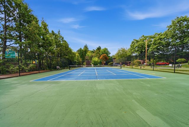 16 Country Club Rd 16, Peabody, MA 01960