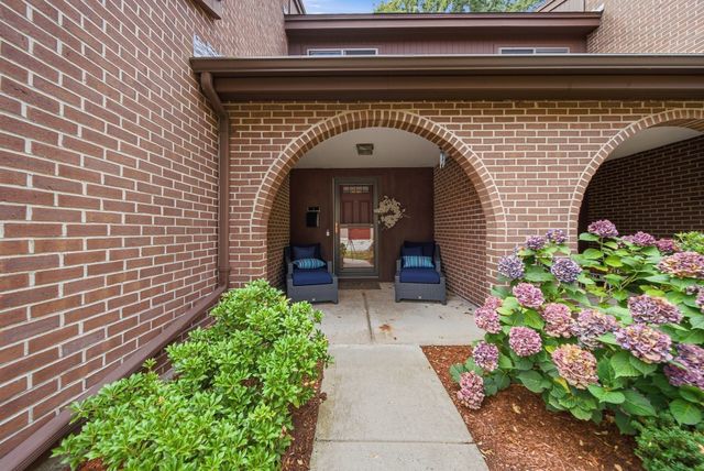 16 Country Club Rd 16, Peabody, MA 01960