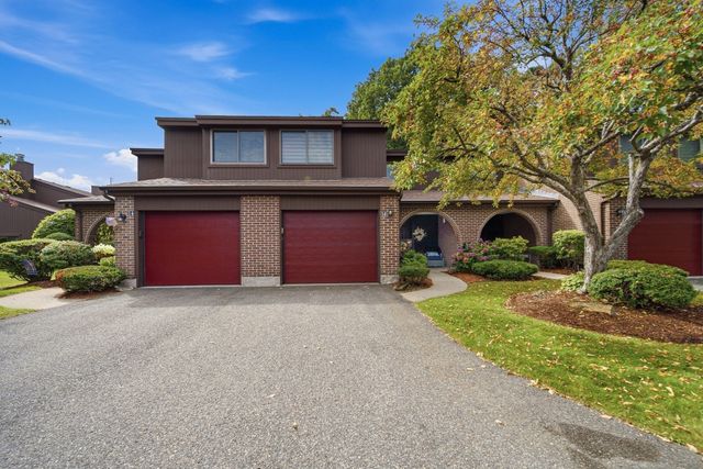 16 Country Club Rd 16, Peabody, MA 01960