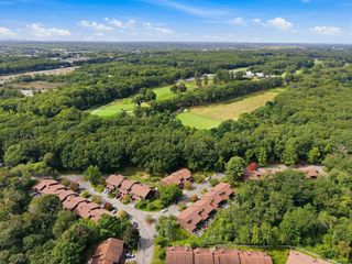 16 Country Club Rd 16, Peabody, MA 01960