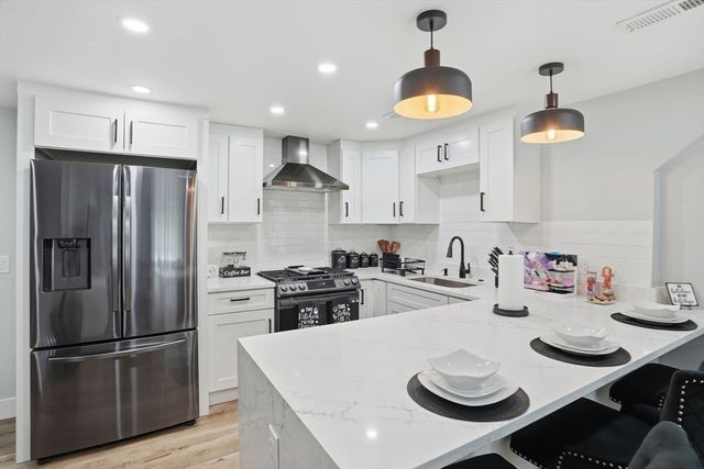 498 Beech St, Boston, MA 02131