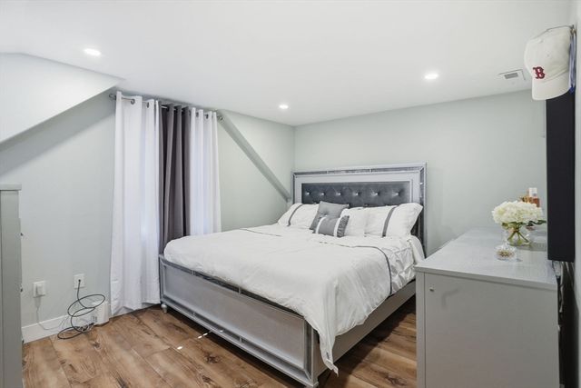 498 Beech St, Boston, MA 02131