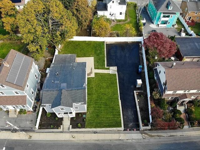 498 Beech St, Boston, MA 02131