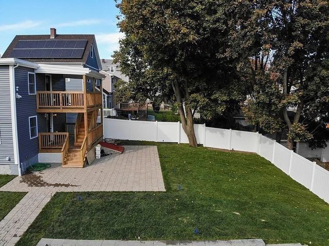 498 Beech St, Boston, MA 02131