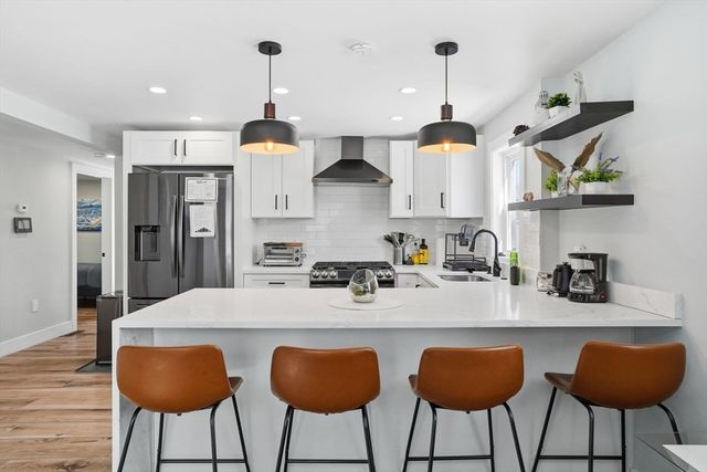 498 Beech St, Boston, MA 02131