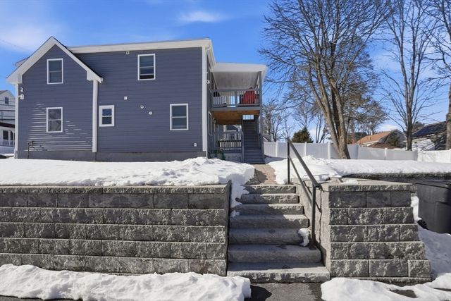 498 Beech St, Boston, MA 02131