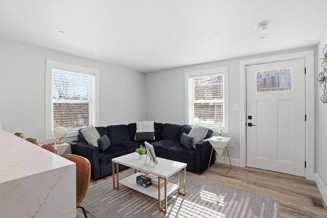 498 Beech St, Boston, MA 02131