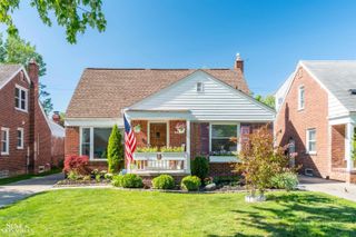 1229 Brys Drive, Grosse Pointe Woods, MI 48236