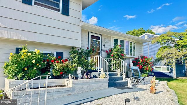 858 ESTATES BLVD, Hamilton, NJ 08690