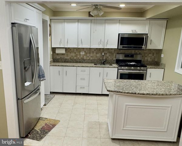 858 ESTATES BLVD, Hamilton, NJ 08690