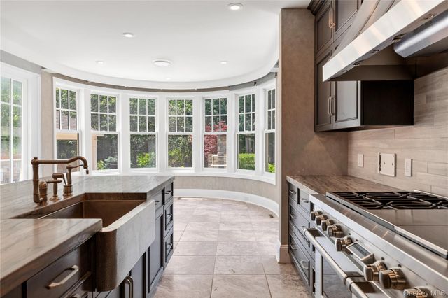 1 Bromley Court, Muttontown, NY 11791