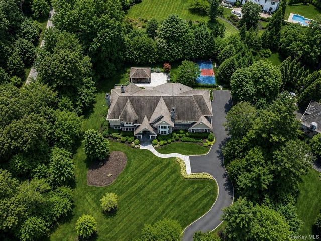 1 Bromley Court, Muttontown, NY 11791