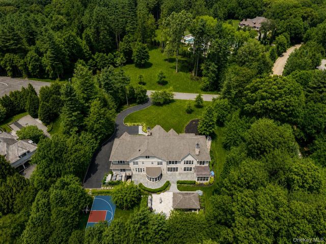 1 Bromley Court, Muttontown, NY 11791
