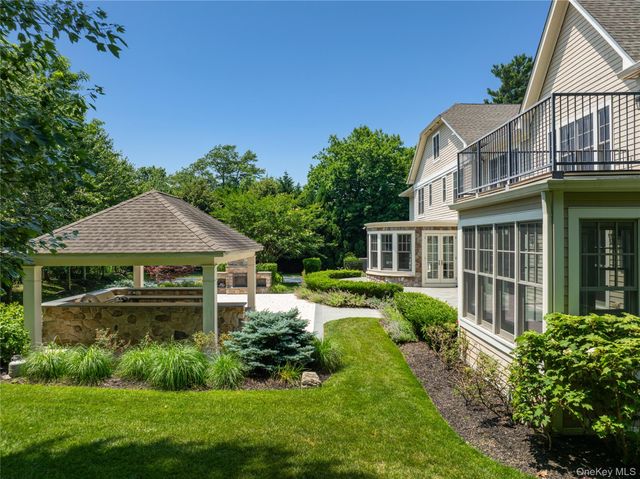 1 Bromley Court, Muttontown, NY 11791