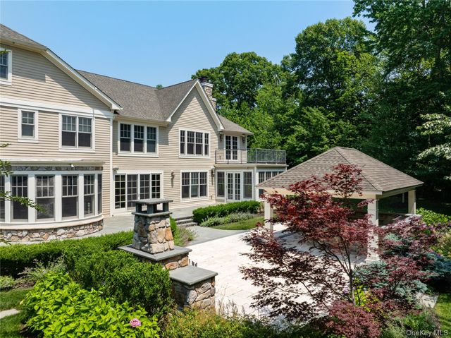1 Bromley Court, Muttontown, NY 11791