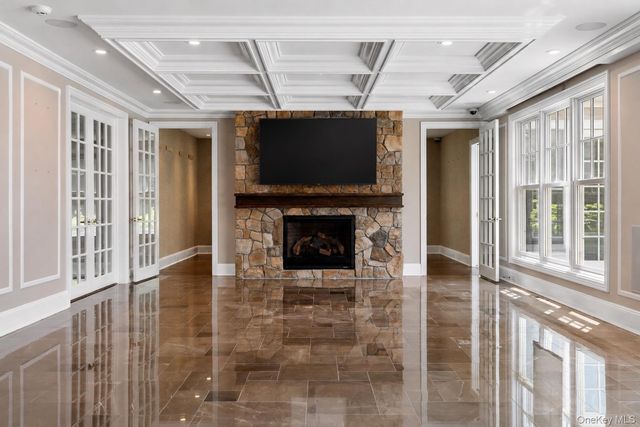 1 Bromley Court, Muttontown, NY 11791