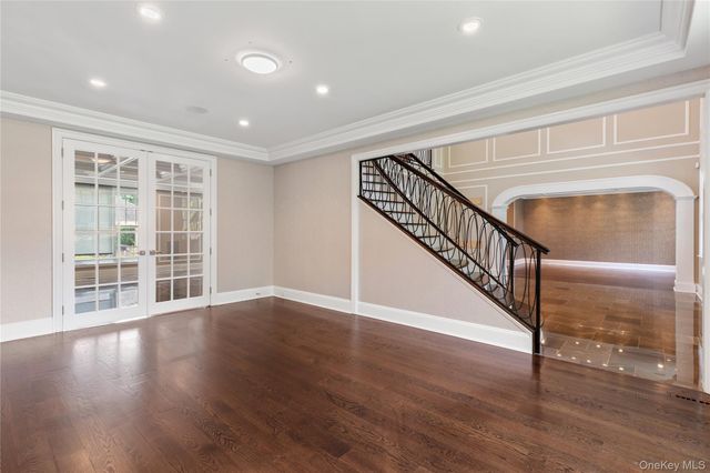 1 Bromley Court, Muttontown, NY 11791