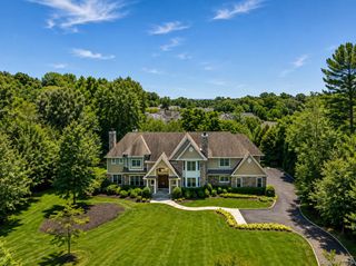 1 Bromley Court, Muttontown, NY 11791