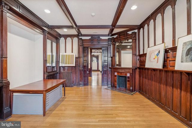 2012 R ST NW, Washington, DC 20009