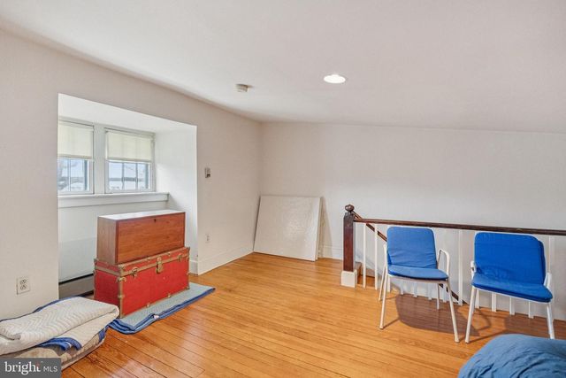 2012 R ST NW, Washington, DC 20009