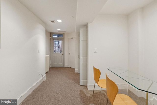 2012 R ST NW, Washington, DC 20009