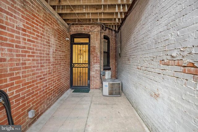 2012 R ST NW, Washington, DC 20009