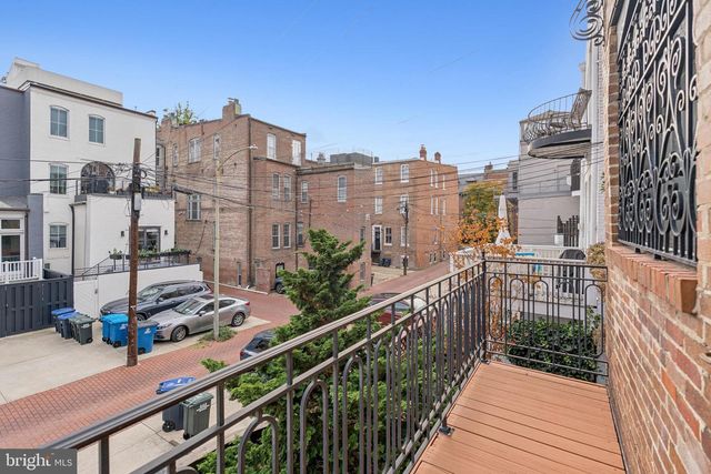 2012 R ST NW, Washington, DC 20009