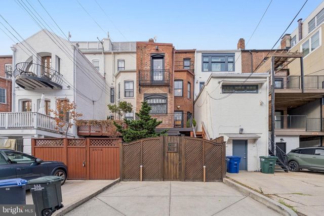 2012 R ST NW, Washington, DC 20009