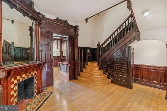 2012 R ST NW, Washington, DC 20009