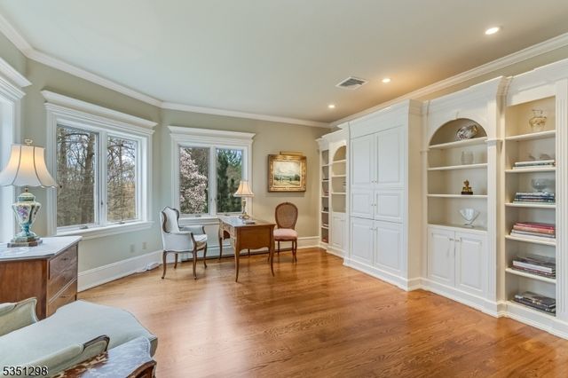 14 Bliss Rd, Mendham Boro, NJ 07945